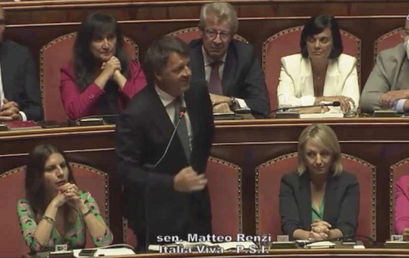 “Stai sereno”, La Russa interrompe la dichiarazione di voto di Renzi | VIDEO article-post