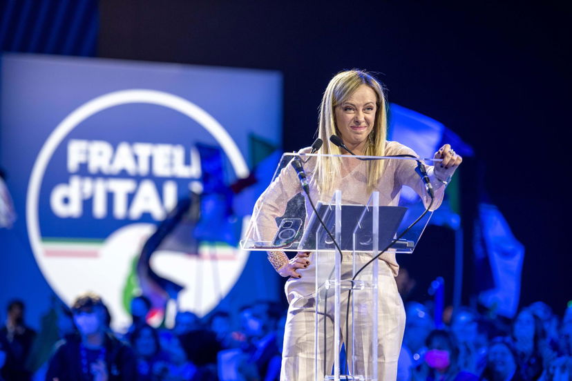 “Alchimie col favore delle tenebre”, la teoria del complotto di Giorgia Meloni sulle decisioni di Mattarella article-post