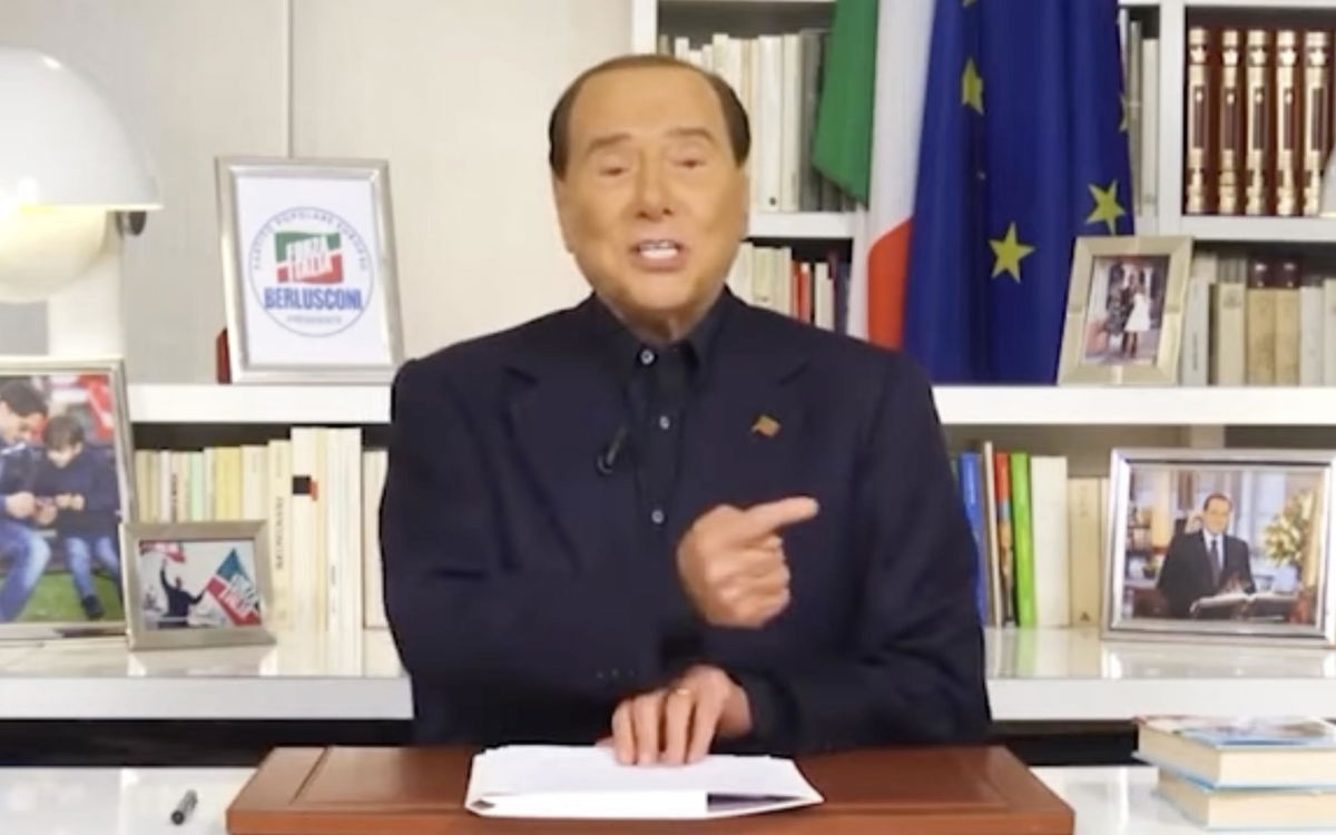 “Mattarella dovrebbe dimettersi”, Berlusconi annuncia il primo effetto del Presidenzialismo article-post