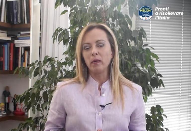 Giorgia Meloni cade nelle promesse berlusconiane per andare contro il reddito di cittadinanza | VIDEO