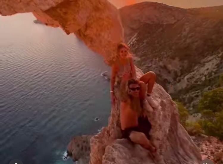 Fedez e Chiara Ferragni travolti dalle polemiche dopo il video sul precipizio a Ibiza senza protezioni | VIDEO article-post