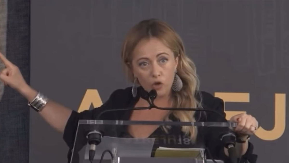 La storia di Giorgia Meloni che vuole “prendere gli immigrati dal Venezuela” | VIDEO article-post