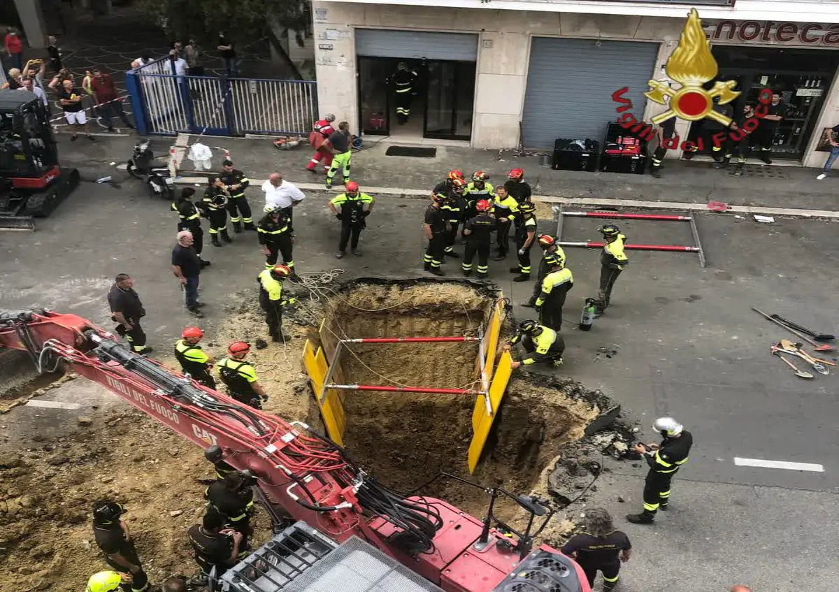 L’incredibile storia dei ladri rimasti incastrati nel tunnel scavato per accedere alla banca article-post