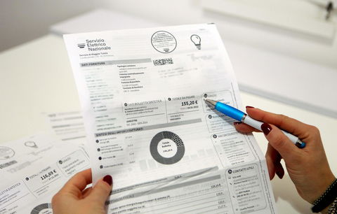 Quando e di quanto aumenteranno le bollette dell’energia elettrica e del gas preview