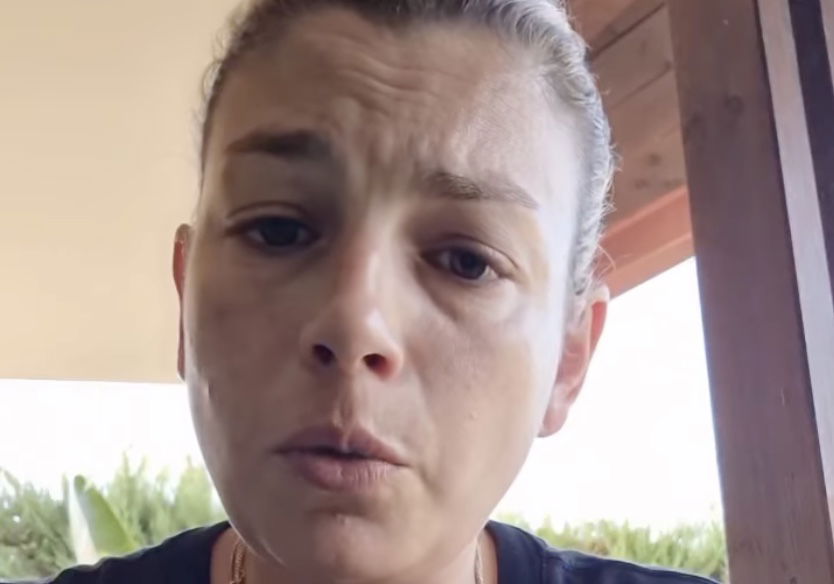 “Il vaccino non c’entra”: Emma Marrone mette a tacere le speculazioni sulla morte del padre | VIDEO article-post