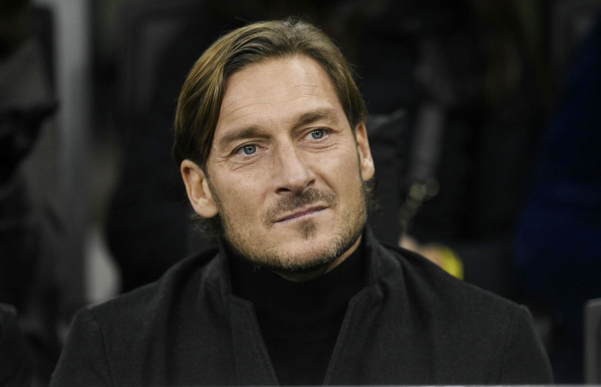 È finita con lui “vittima” e lei accusata di essere una “sfasciafamiglie”. L’evitabilissima caduta di stile di Totti article-post