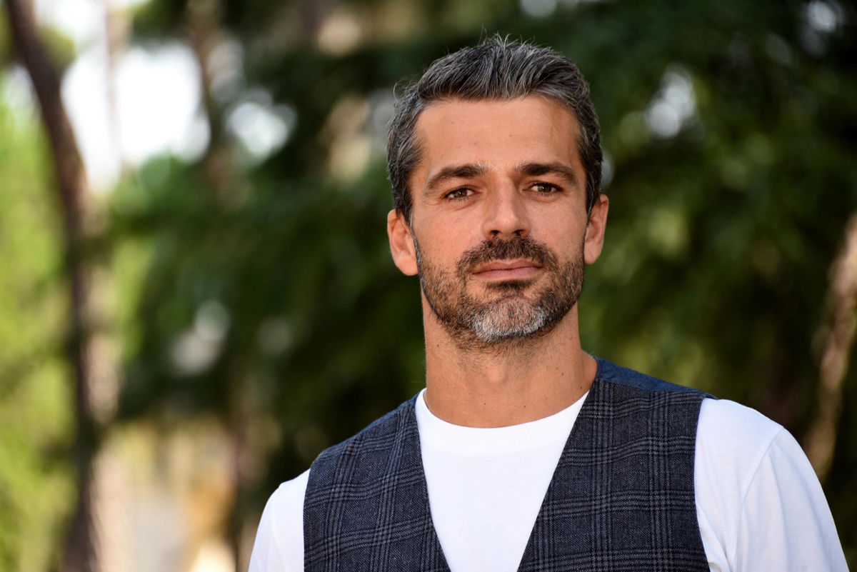 Luca Argentero sui fuorisede: “Follia che nel 2022 si possa votare solo nel proprio Comune” article-post