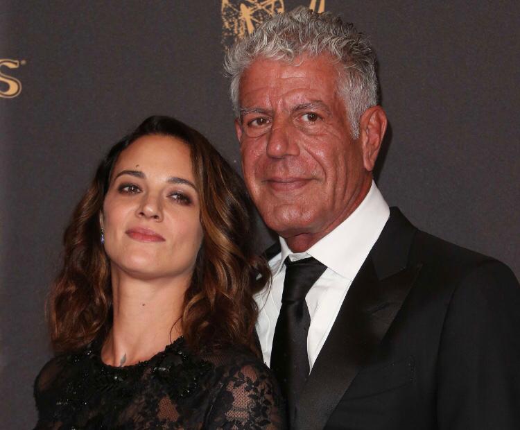 Caso Bourdain, Luca Di Bartolomei difende Asia Argento: “Penoso indicare come causa di un suicidio un litigio” article-post