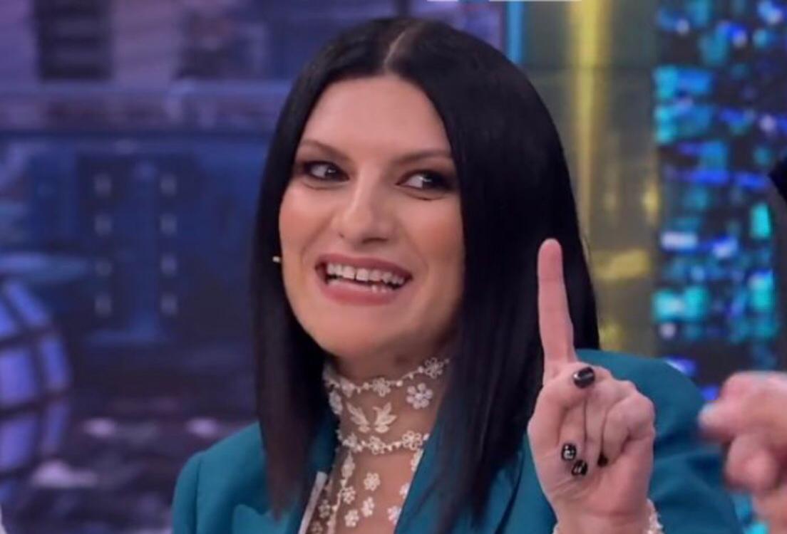 “Bella Ciao è un inno di libertà strumentalizzato in diversi contesti politici”, Laura Pausini torna a parlare del suo rifiuto article-post