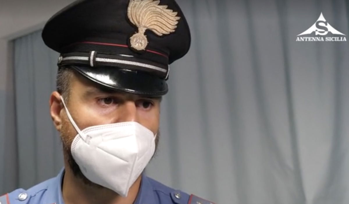 “I miei figli vorrebbero adottarlo”, parla il carabiniere che ha salvato il neonato chiuso in una busta e abbandonato article-post