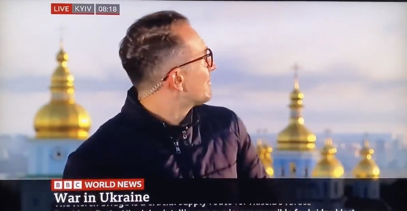 Il giornalista della BCC costretto a fuggire in diretta mentre Kyiv viene bombardata | VIDEO preview