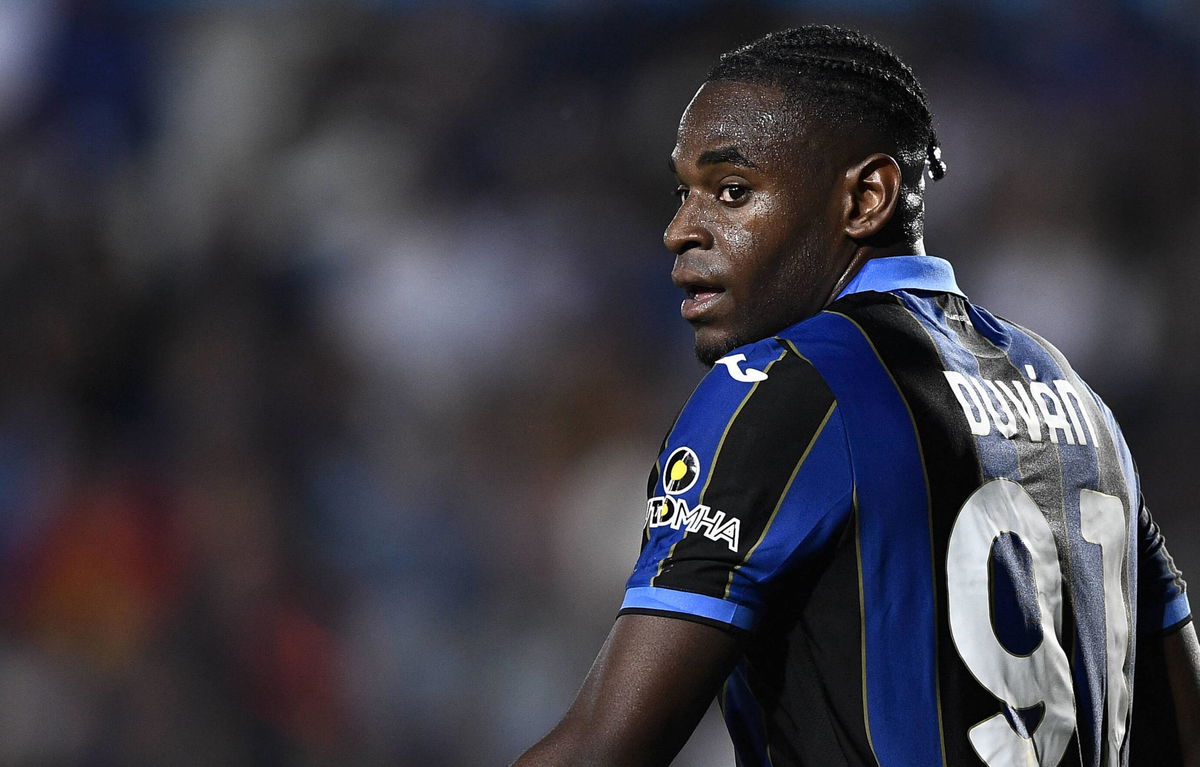 “Questo posto non è per lei”, Duvan Zapata bloccato all’ingresso di una banca a Bergamo article-post