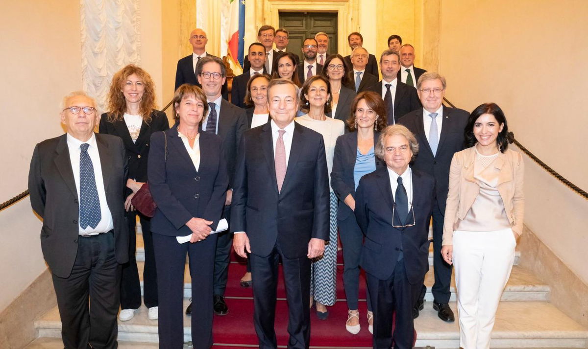 “I governi passano, l’Italia resta”, la lettera di commiato di Mario Draghi article-post