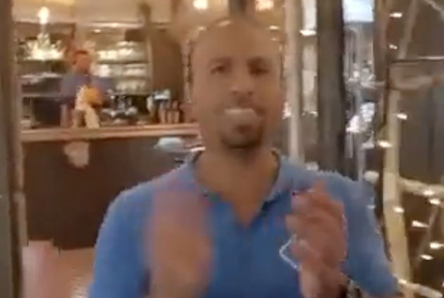 Il ristoratore francese che caccia dal suo locale due donne ucraine gridando “Viva Putin” | VIDEO article-post