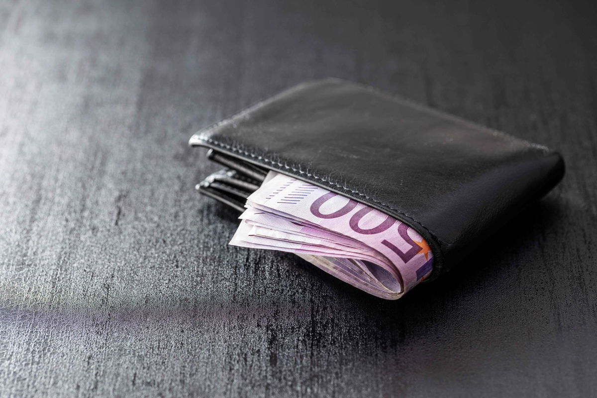 Cosa c’è dietro il dimezzamento dell’aumento al tetto ai contanti: da 10mila a 5mila euro article-post