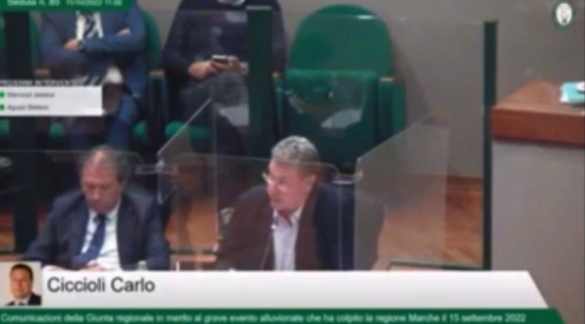 Alluvione Marche, le pessime parole del capogruppo FdI Ciccioli: “Le vittime? Al posto sbagliato nel momento sbagliato” | VIDEO article-post