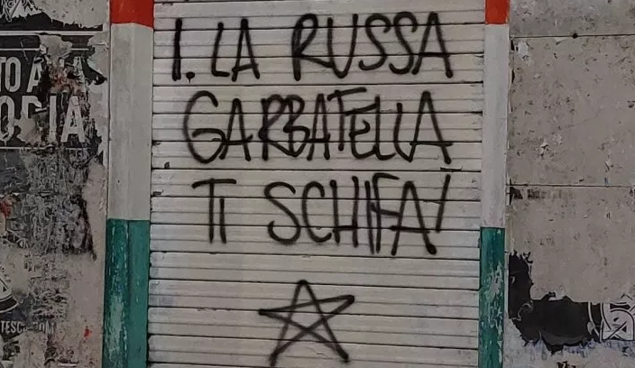 Dopo la scritta alla Garbatella Giorgia Meloni pensa che La Russa sia diventato un bersaglio article-post