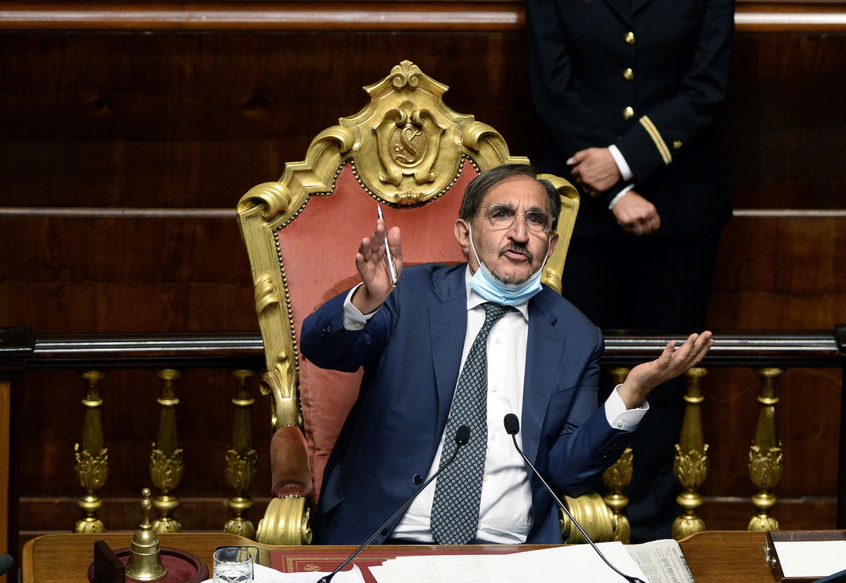 Il presidente del Senato Ignazio La Russa non celebrerà il 25 aprile: «Non sfilerò nei cortei» article-post