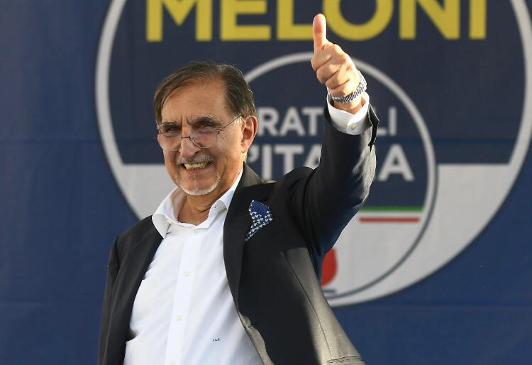 La scritta contro La Russa a Garbatella con la stella a 5 punte article-post