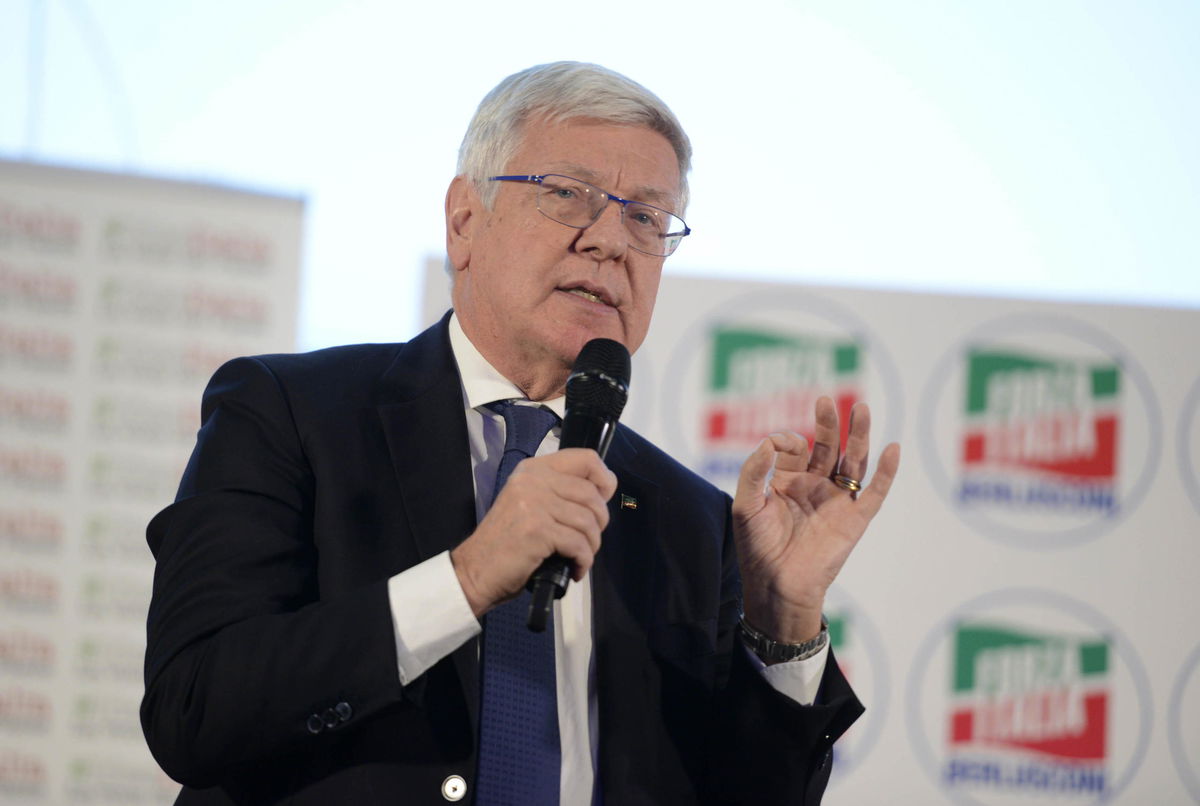 Sequestrati 344mila euro all’ex senatore di Forza Italia Paolo Romani, indagato per peculato article-post