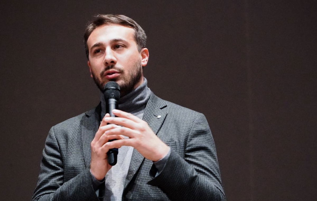 “Quando hai finito di fare serata”, la moglie del sindaco di Rieti rimprovera il marito su Facebook article-post