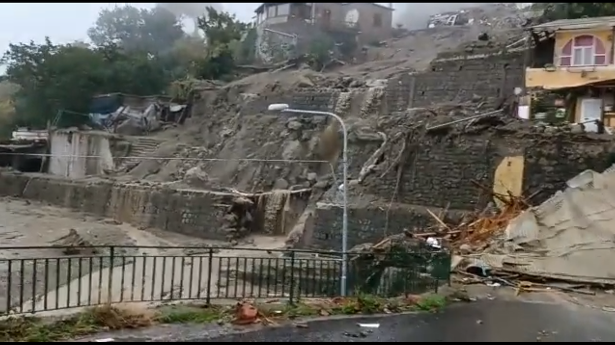 Frana a Ischia: 8 morti (secondo Salvini) e 13 dispersi a Casamicciola Terme | VIDEO article-post
