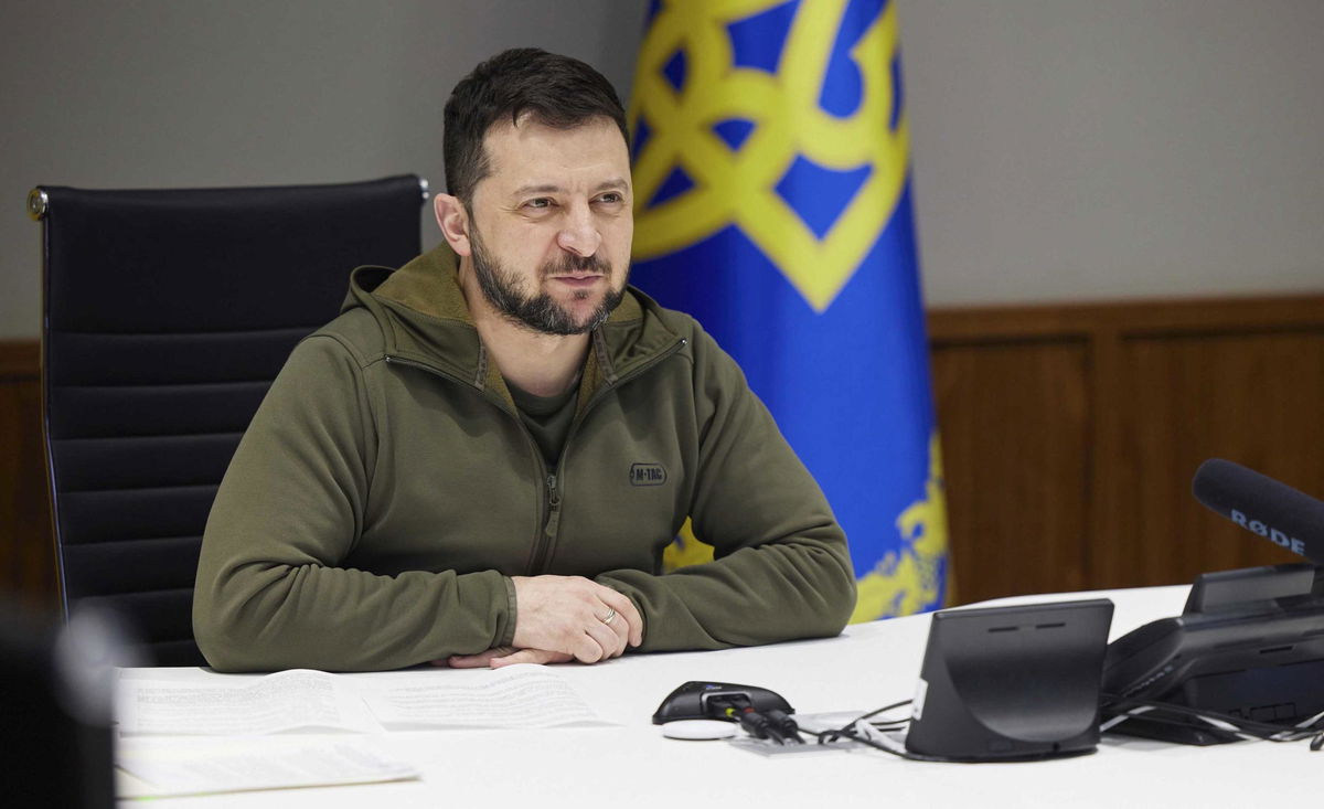 Zelensky lascia l’Ucraina per la prima volta dall’inizio della guerra: l’incontro con Biden alla Casa Bianca article-post