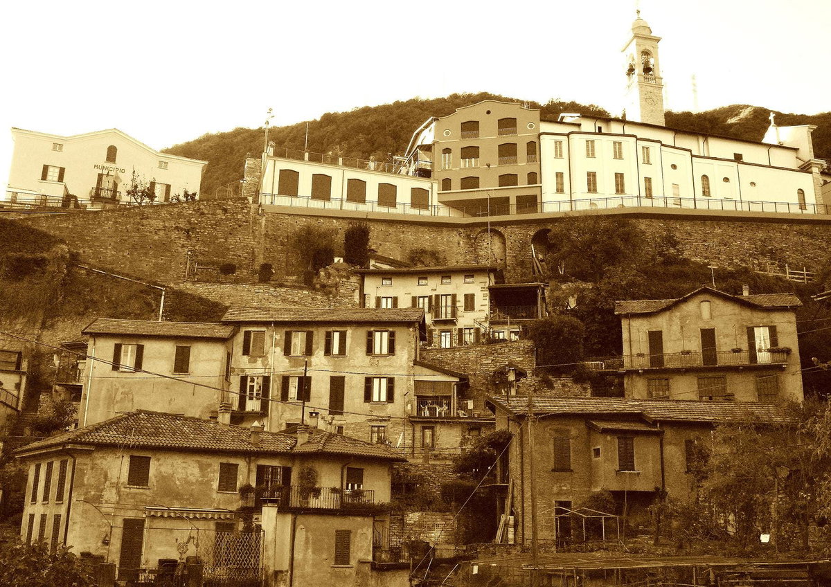 Affacciato sull’azzurro: Moltrasio article-post