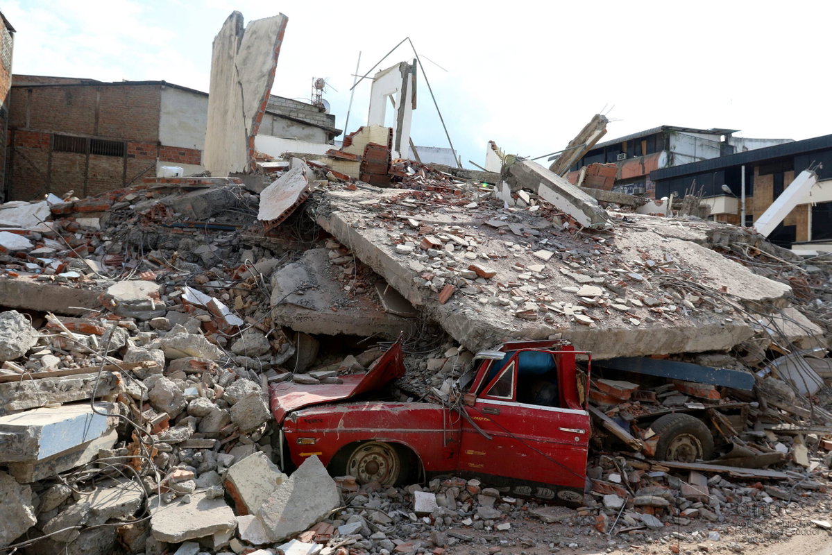 Tsunami dopo il terremoto in Indonesia, almeno 384 morti article-post