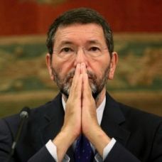 ll Papa smentisce Marino: “Non l’ho invitato in America” article-post