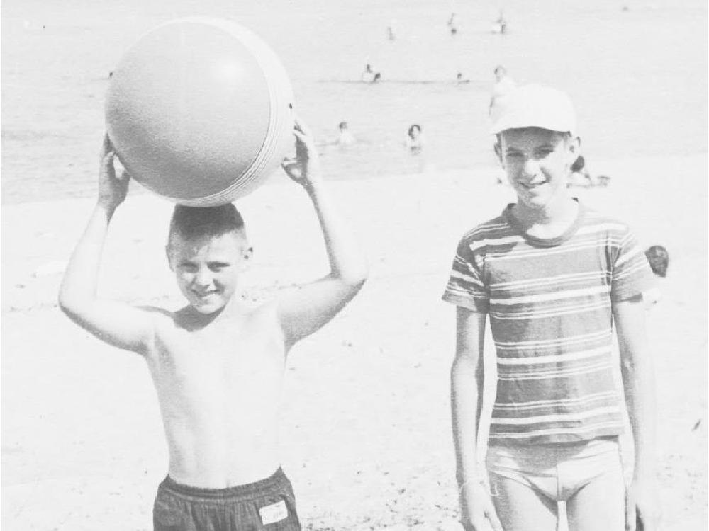 Molto più che amici: dopo 60 anni si scoprono fratelli article-post