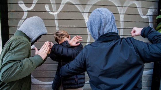 Bullismo in una scuola di Torino: “Gli hanno rotto il sondino dell’insulina” article-post