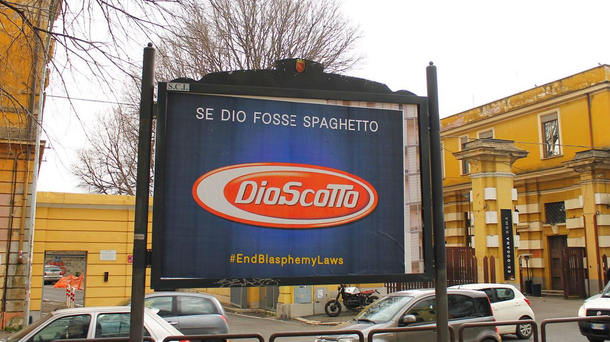 Roma: poster con bestemmie per l’abolizione del reato di blasfemia article-post