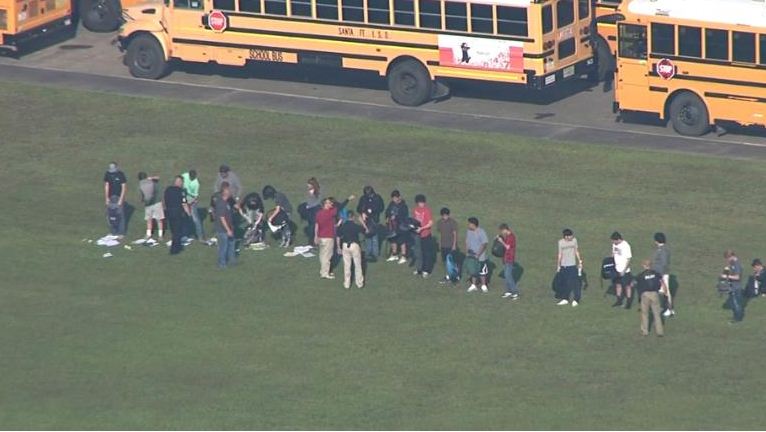 Texas: sparatoria in un liceo di Santa Fe article-post
