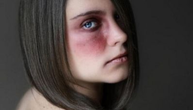 Violentata una 15enne adescata in chat: in manette un 44enne article-post
