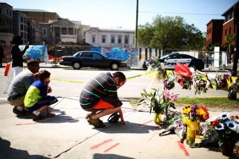 Strage di Charleston, l’anatema di Obama sulle armi article-post