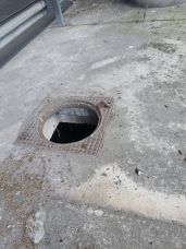 Tombini scoperti in una strada cittadina nel napoletano article-post