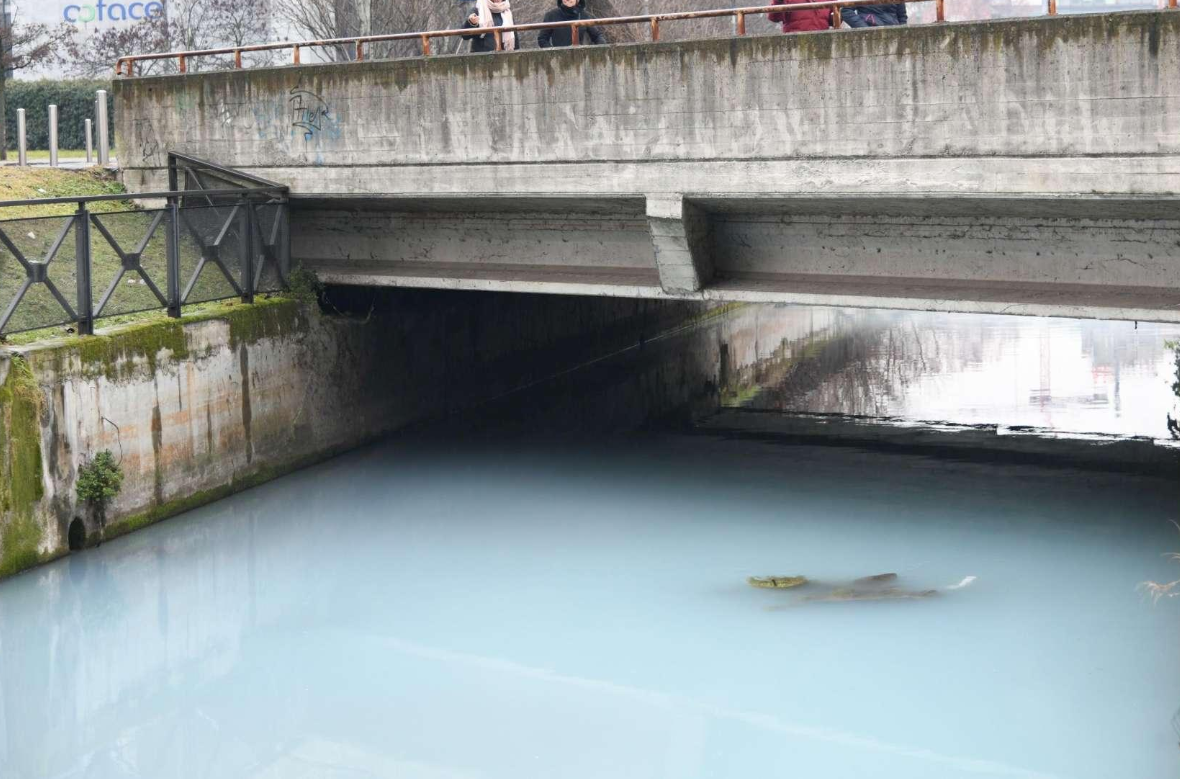 Navigli: l’acqua é celeste article-post