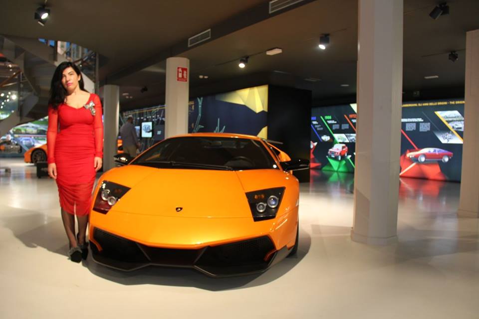 Intervista a Debora Cattoni, attrice, fashion blogger e manager di successo article-post
