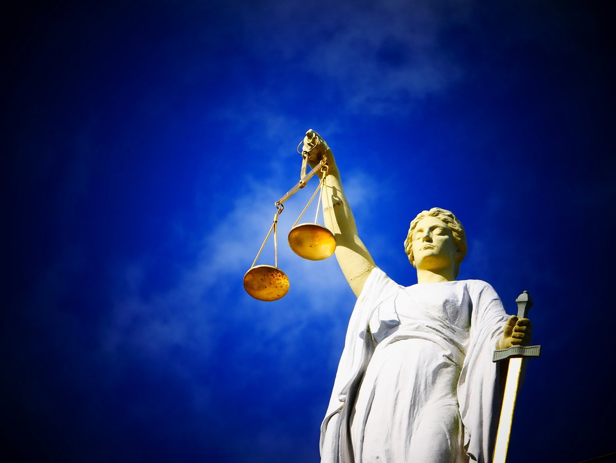 Avvocati gratuito patrocinio: lo stato deve anticipare il compenso article-post