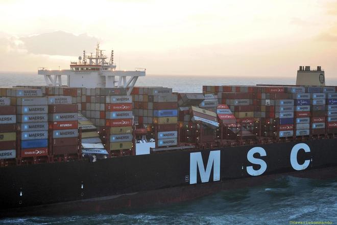 Nave portacontainer perde il carico, catastrofe ambientale nel Mar del Nord article-post