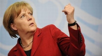 Grecia, monito di Angela Merkel article-post