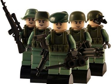 Sempre più armi tra i personaggi e i mattoncini Lego article-post