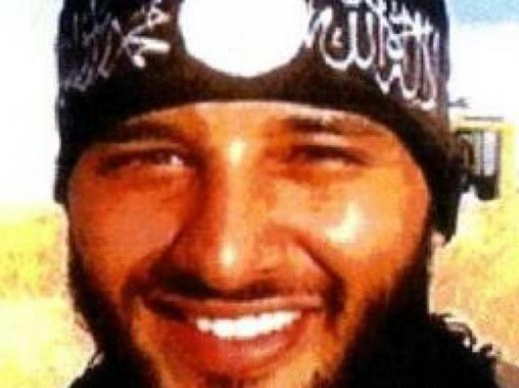 Attentati a Parigi, identificato il terzo kamikaze del Bataclan article-post
