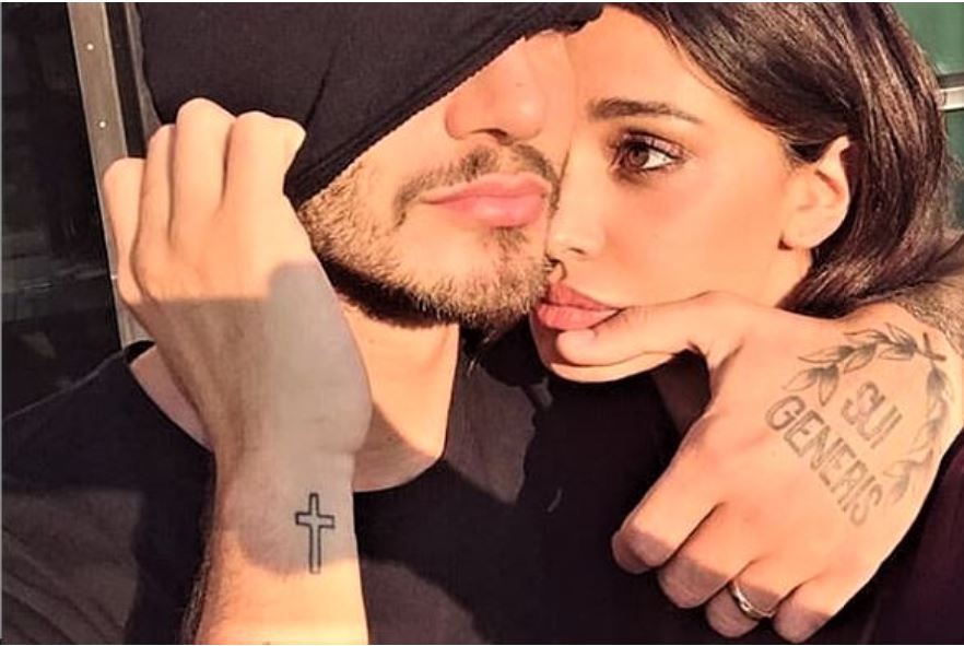 Belen e Stefano insieme, una fede al dito conferma il ritorno di fiamma article-post