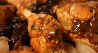 Una ricetta particolare: il pollo alle prugne article-post