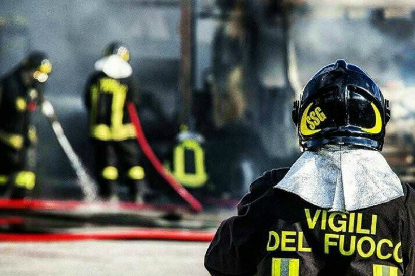Fiamme dentro casa, ustionati madre e figli article-post