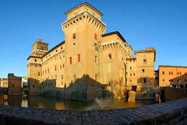 Tutta la bellezza di Ferrara: viaggio tra le meraviglie locali article-post