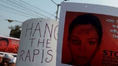 India, ragazza denuncia i propri stupratori e viene bruciata viva article-post