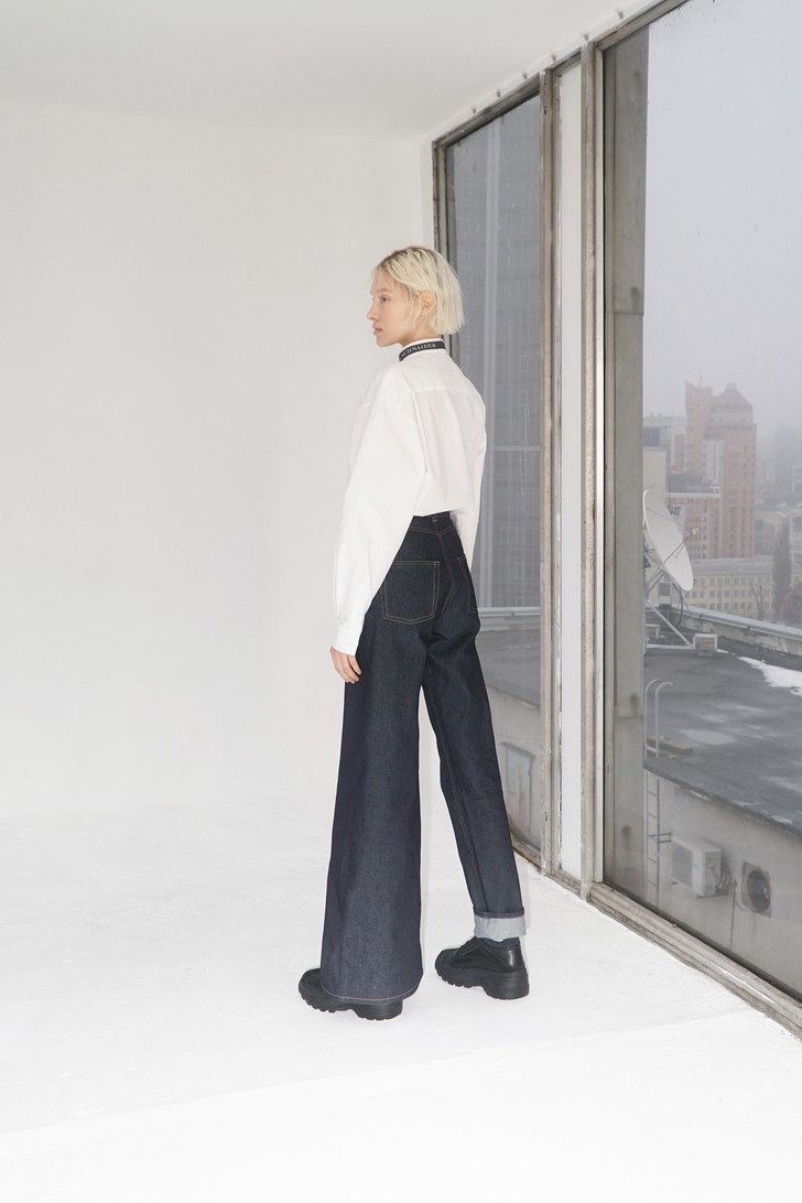 Jeans asimettrici la nuova moda per il 2019 article-post